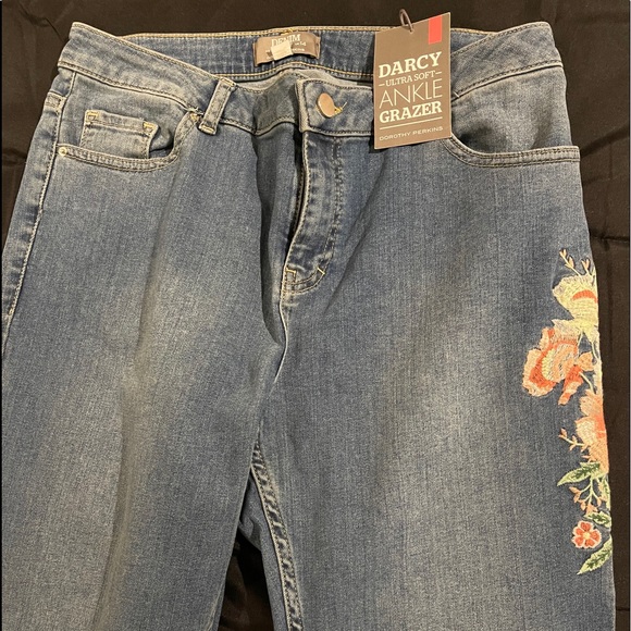 Denim jeans from Dorothy Perkins - Picture 2 of 6